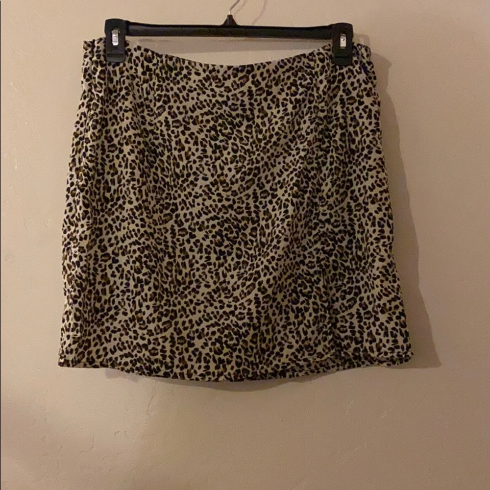 Split hem leopard print skirt